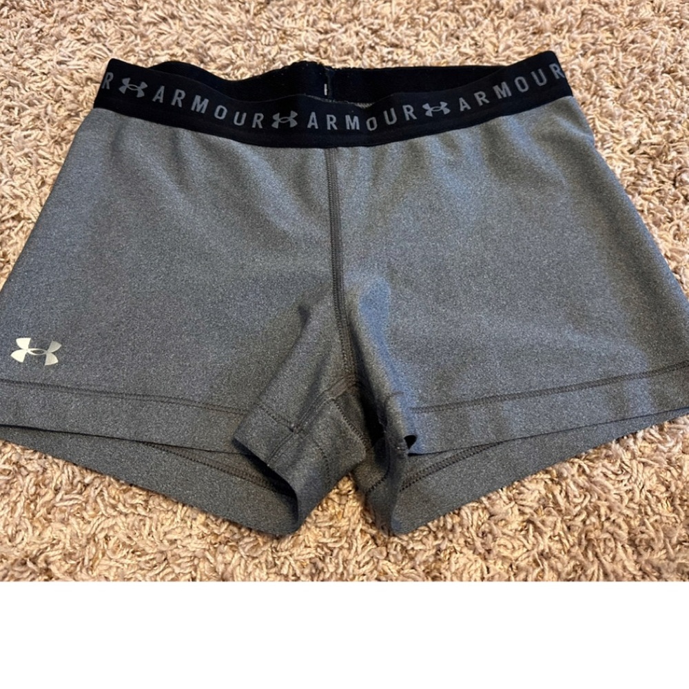 Under Armour Women's Charcoal Bike Shorts 3” inseam size medium